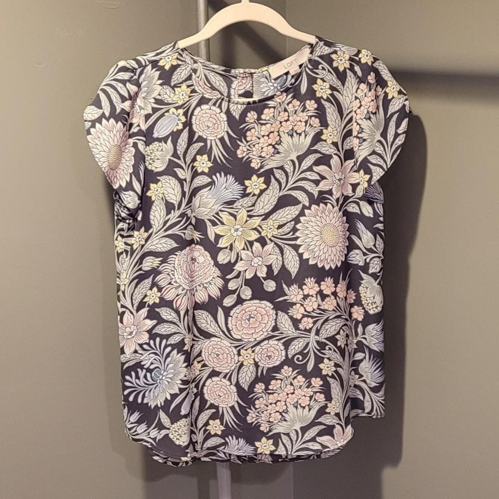 Loft Floral Print Flutter Sleeve Blouse, Women's Size S, Gray And Multicolor